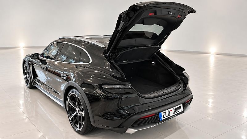 Porsche Taycan (2023) - fotka 8 z 25