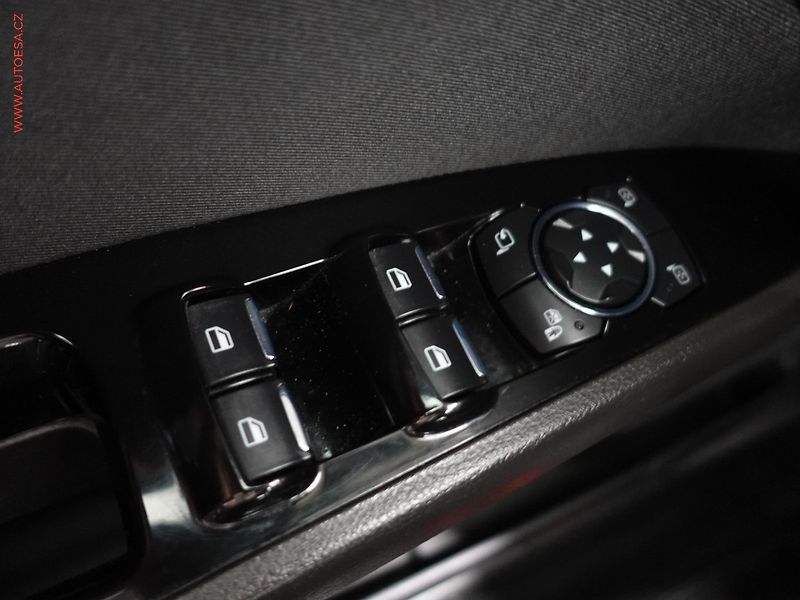Ford Mondeo (2016) 1.5 EB, ČR, AC, tempo, park - fotka 14 z 24