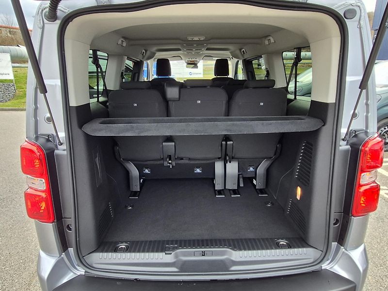 Peugeot Traveller (2026) Active L3 2.2 BlueHDi 150 MAN6 - fotka 14 z 24