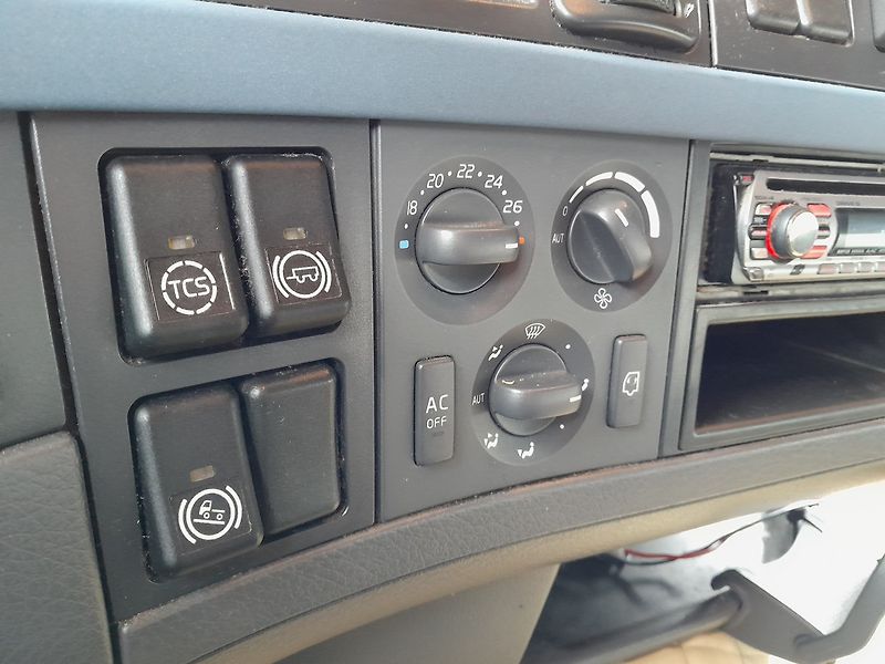 Volvo FH 13 440 Standart Manual tach - fotka 28 z 35