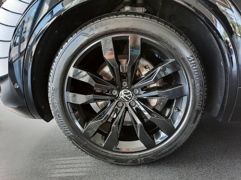 Volkswagen Touareg (2023) 3.0 TDI R-Line 4Motion (210kW/ - fotka 28 z 29