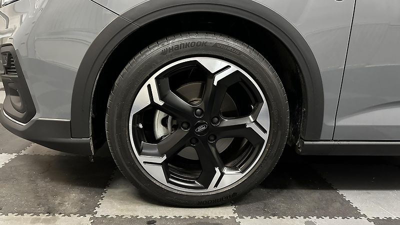 Ford Tourneo Connect ZÁRUKA / 7 MÍST / TOP STAV - fotka 14 z 40