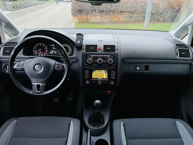 Volkswagen Touran 1.4TSI VÝHŘEV SERVISKA TAŽNÉ - fotka 22 z 43