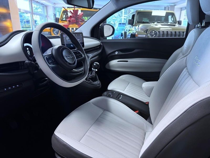 Fiat 500 (2026) Hybrid 1.0 BSG 65k MT La Prima - fotka 7 z 20