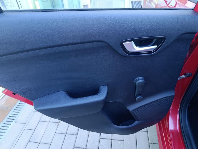Kia Rio (2020) 1.2. CVVT ČR 1.maj - fotka 10 z 15