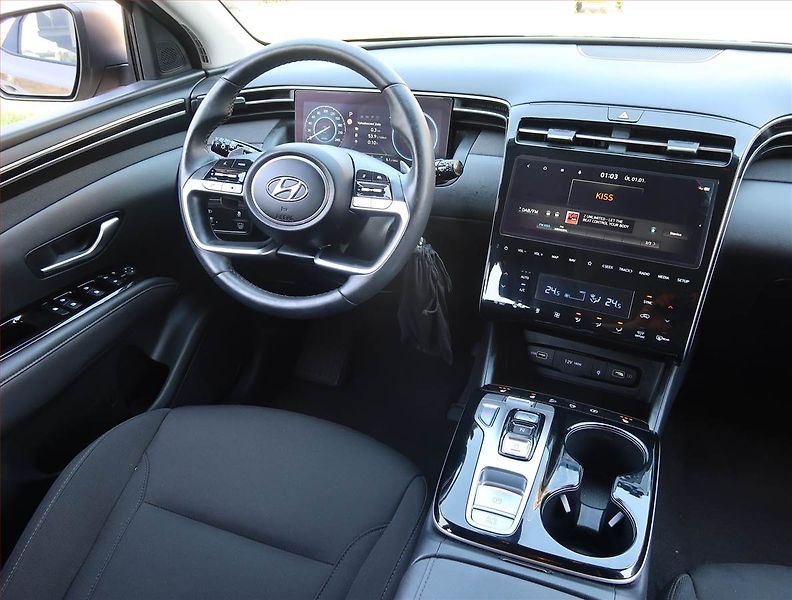 Hyundai Tucson (2022) 1.6 T-GDI HEV - fotka 7 z 22
