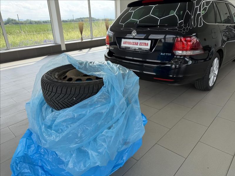 Volkswagen Golf 2,0 TDi, digi-klima, - fotka 21 z 22