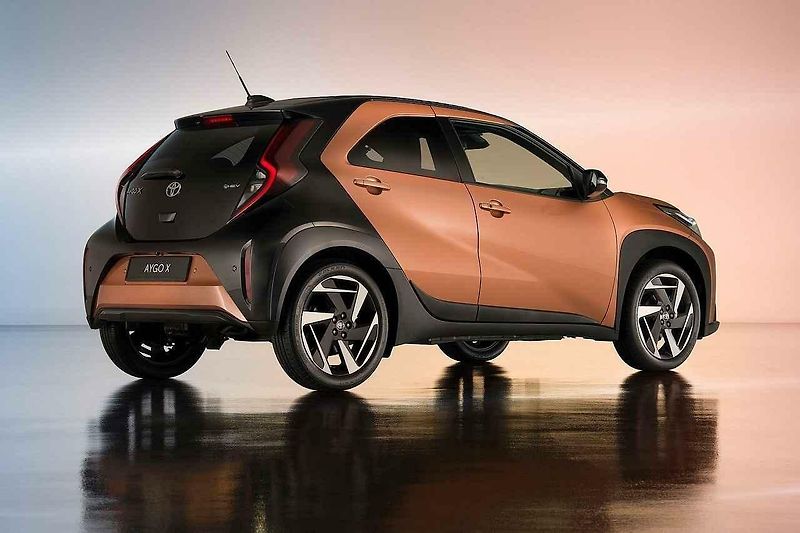 Aygo X s hybridem se již vyrábí. Na trh vstoupí na přelomu roku.