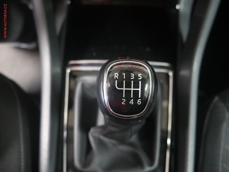 Škoda Karoq (2019) 2.0 TDi, Ambition, LED, navi - fotka 23 z 24