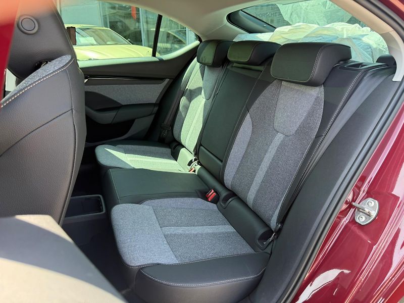 Škoda Octavia Top Selection 1.5 TSI 110kw DS - fotka 21 z 26