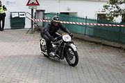 Na akci Jízda do vrchu a výstava historických vozidel se představilo na tři sta automobilů a motocyklů.
