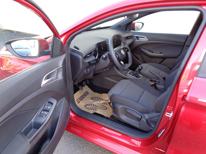 MG MG3 1,5 85 kW Excite - fotka 9 z 28