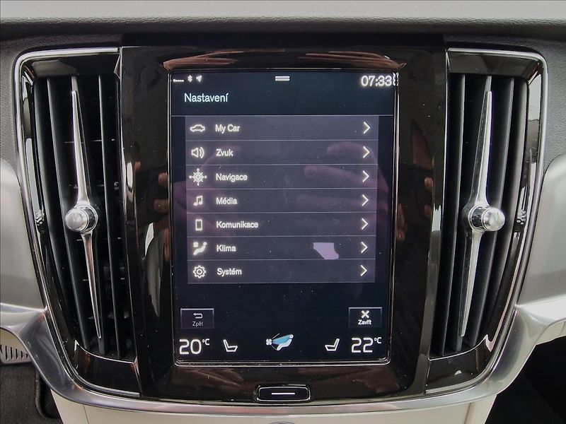 Volvo V90 2.0 D4 Momentum Pro,ČR,1.Maj. - fotka 32 z 50