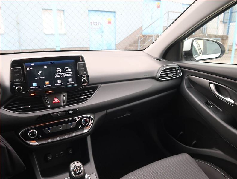 Hyundai i30 (2017) 1.0 T-GDI, Serv.kniha - fotka 8 z 17