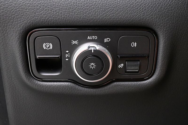 Mercedes-Benz Třídy V 2,0 300D 174kW XL Avantgarde 8 - fotka 25 z 33