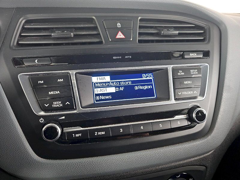 Hyundai i20 (2015) 1.2I 55kW - fotka 12 z 20