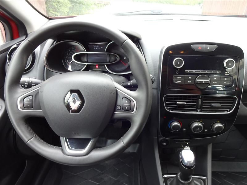 Renault Clio 1,2i16V 54kW - fotka 31 z 47