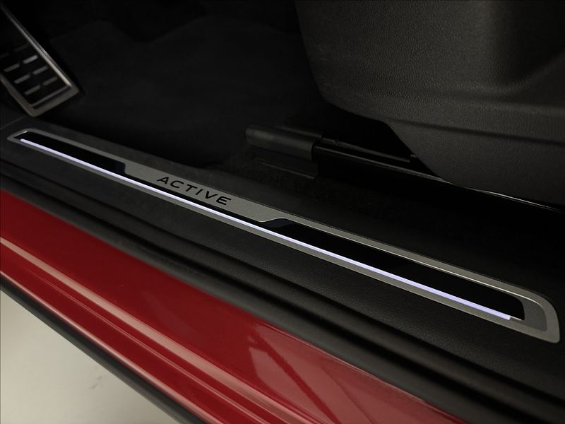Volkswagen Tiguan 2,0 TDi  DSG Active LED Assist - fotka 47 z 49