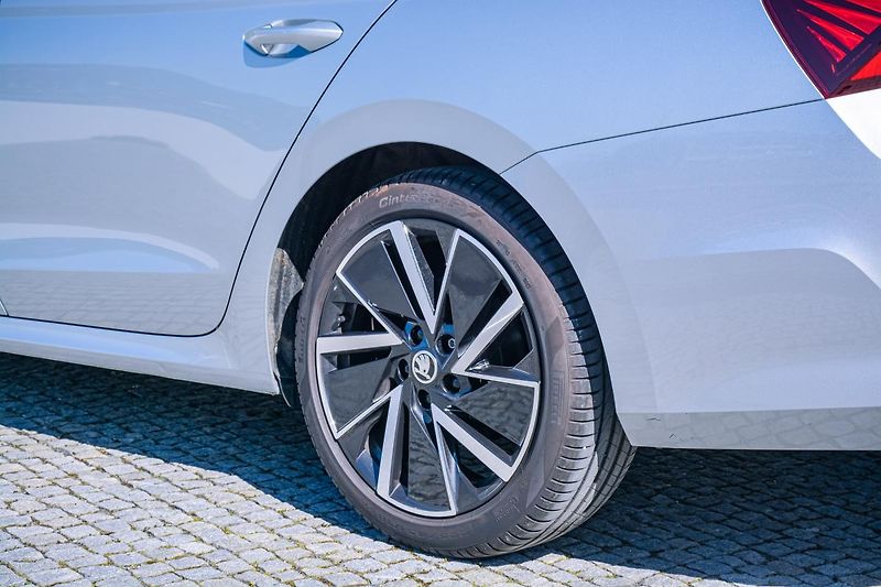 Škoda Octavia Style Plus Navigace 18 kola ČR - fotka 54 z 76