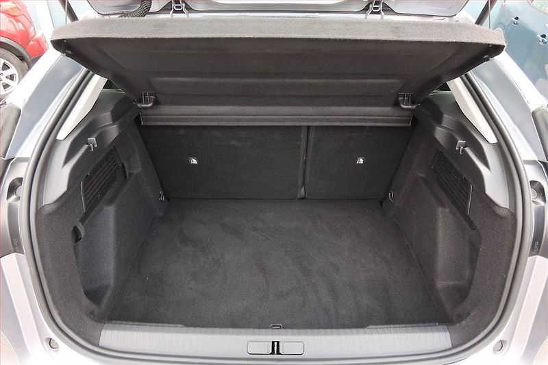Citroën C4 (2025) 1.2 PureTech, ČR,1.maj - fotka 13 z 17