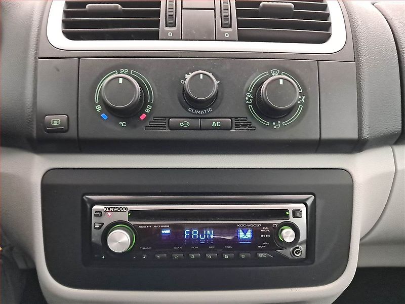 Škoda Roomster (2007) 1.4 16V, ČR,1.maj, nová STK - fotka 12 z 14