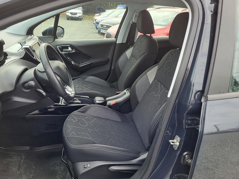 Peugeot 2008 ACTIVE 1.2 PureTech 110k S&S - fotka 7 z 39