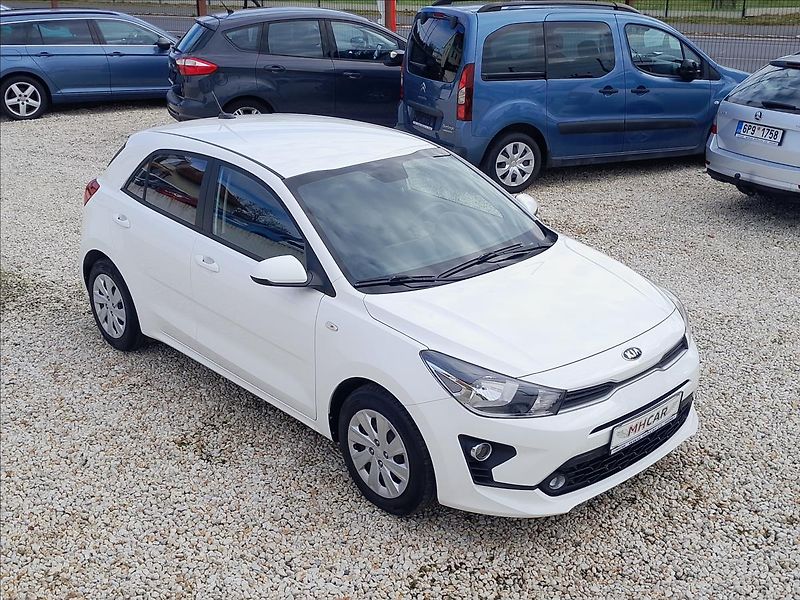 Kia Rio 1,2i 61kW - fotka 1 z 44