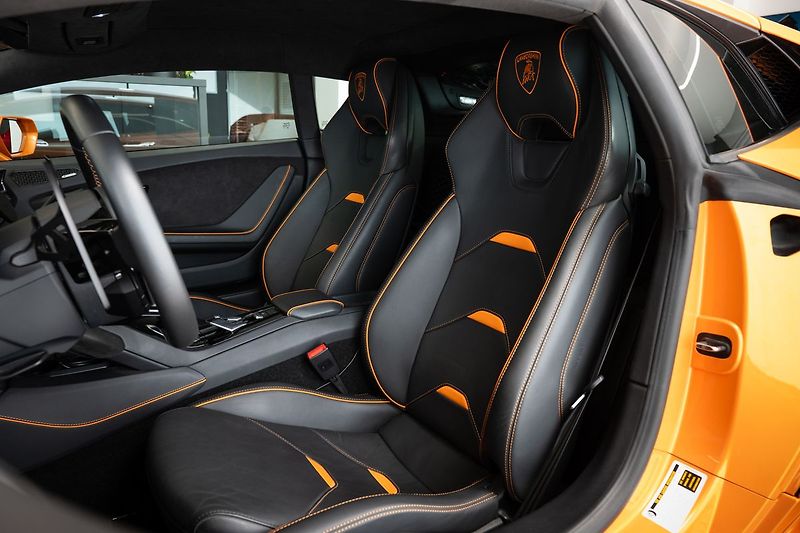 Lamborghini Huracán EVO coupé /LIFT/Sensonum/PPF - fotka 8 z 23