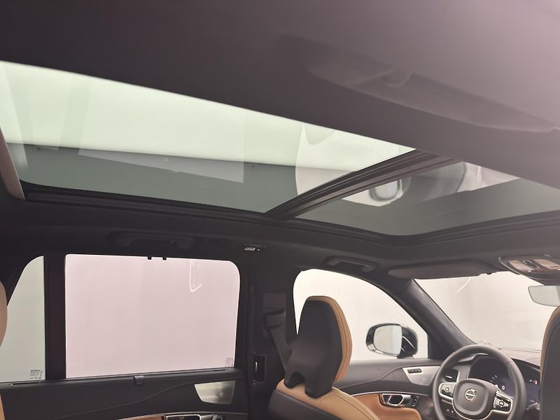 Volvo XC90 T8 AWD RECHARGE ULTIMATE 1.maj - fotka 30 z 57