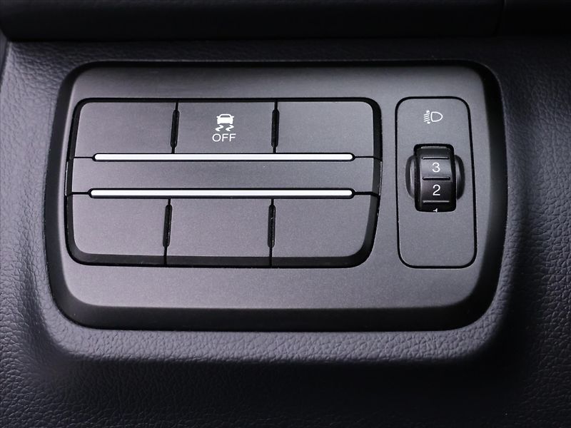 SsangYong XLV 1,6 e-XDi 85kW Klima 1.Maj - fotka 16 z 31