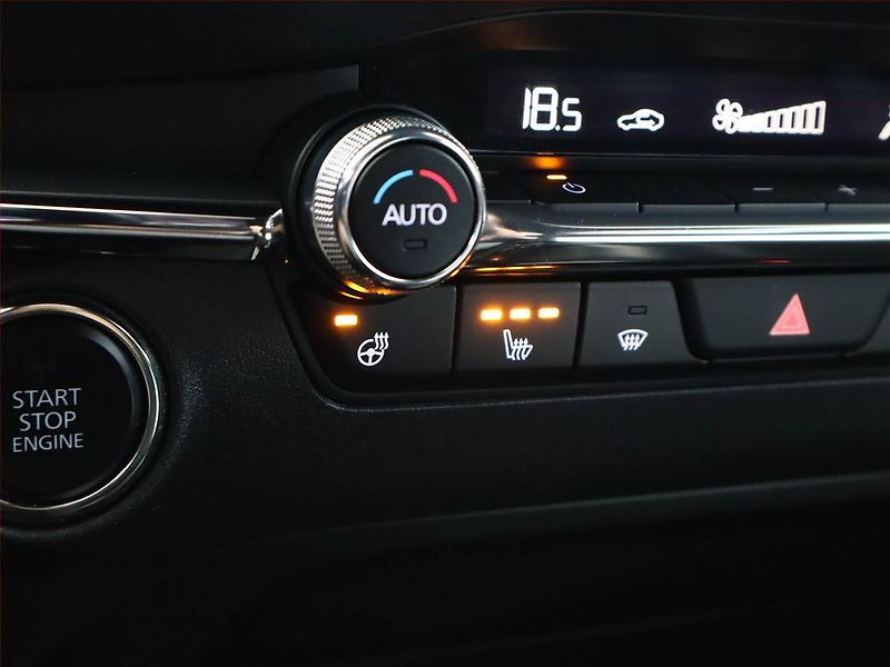 Mazda 3 (2023) 2.0 Skyactiv-G - fotka 17 z 20