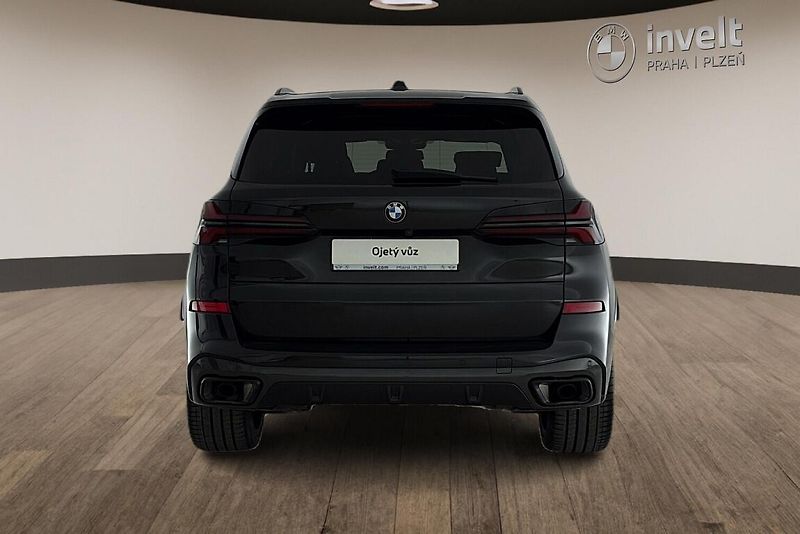 BMW X5 xDrive30d - fotka 4 z 29
