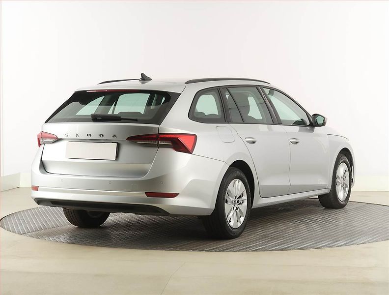 Škoda Octavia (2023) Ambition 2.0 TDI, ČR,1.maj - fotka 5 z 20