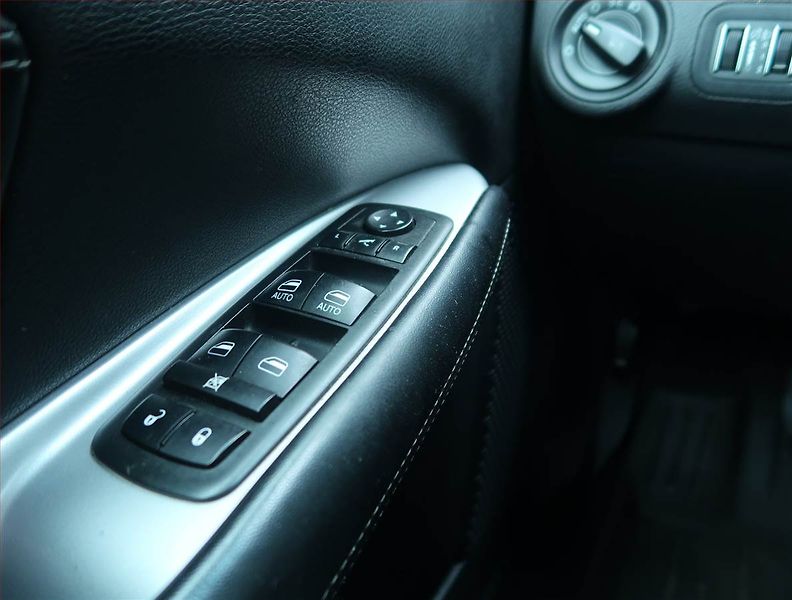 Fiat Freemont (2011) 2.0 MultiJet, 7 míst, Tempomat - fotka 16 z 17