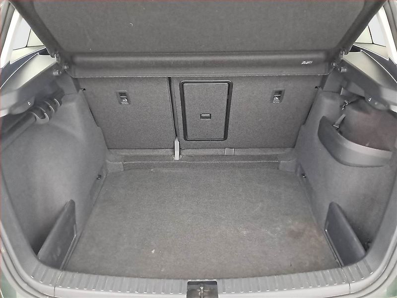 Škoda Karoq (2019) 1.6 TDI, Automat, Tempomat - fotka 14 z 17