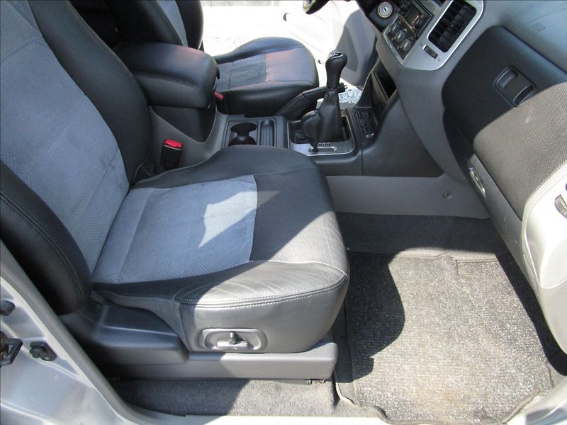 Mitsubishi Pajero 3.2 Di-D, 4x4, aut. klima, 7 m - fotka 21 z 54