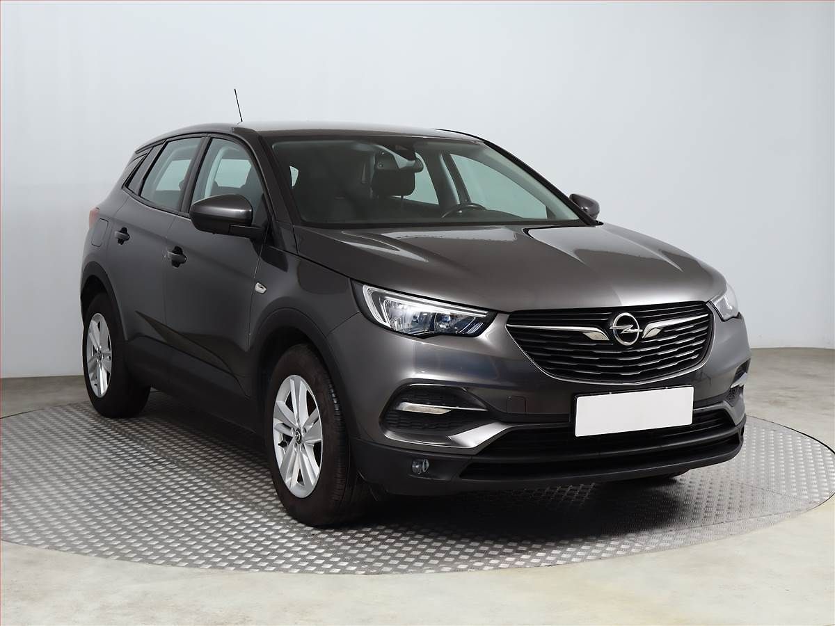 Opel Grandland X 1.2 Turbo, ČR,1.maj