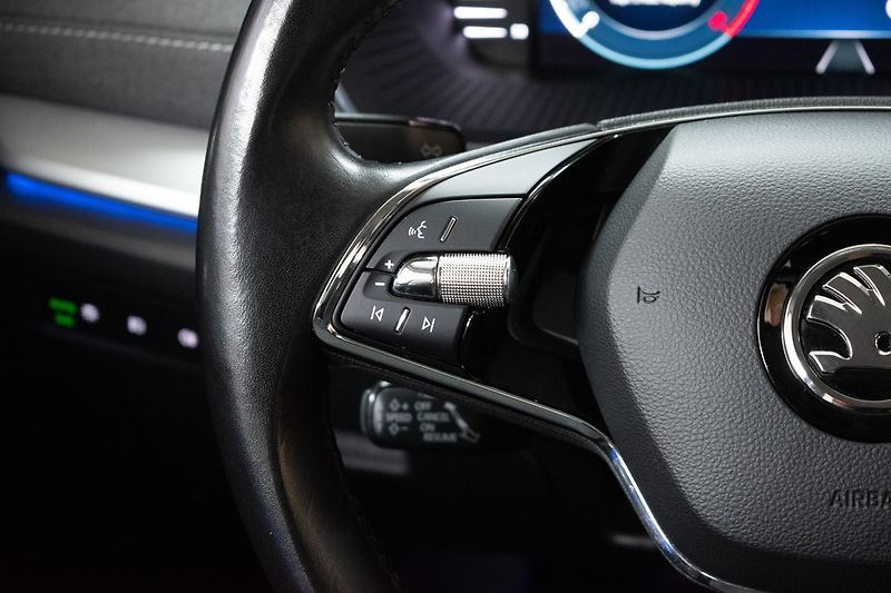 Škoda Octavia 2.0 TDI KAMERA*KESSY*ACC*DPH* - fotka 18 z 39