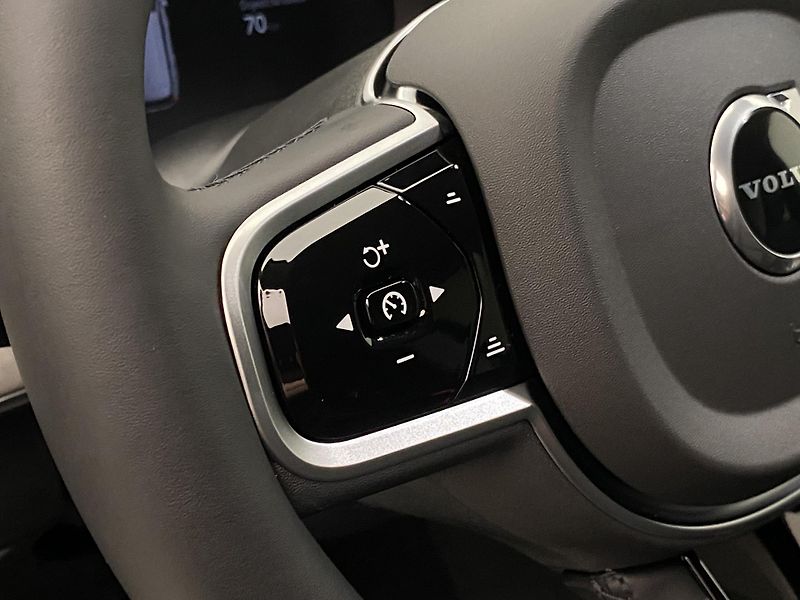 Volvo XC90 (2026) T8 AWD Plug-in DARK PLUS 7m - fotka 27 z 78