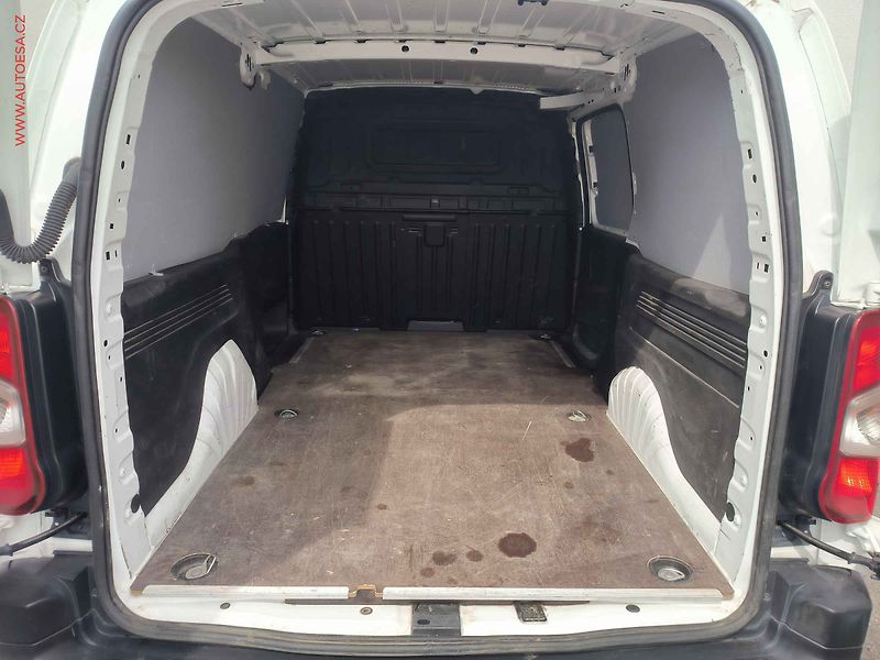 Opel Combo (2021) 1.5CDTi MAXi, AC - fotka 7 z 21