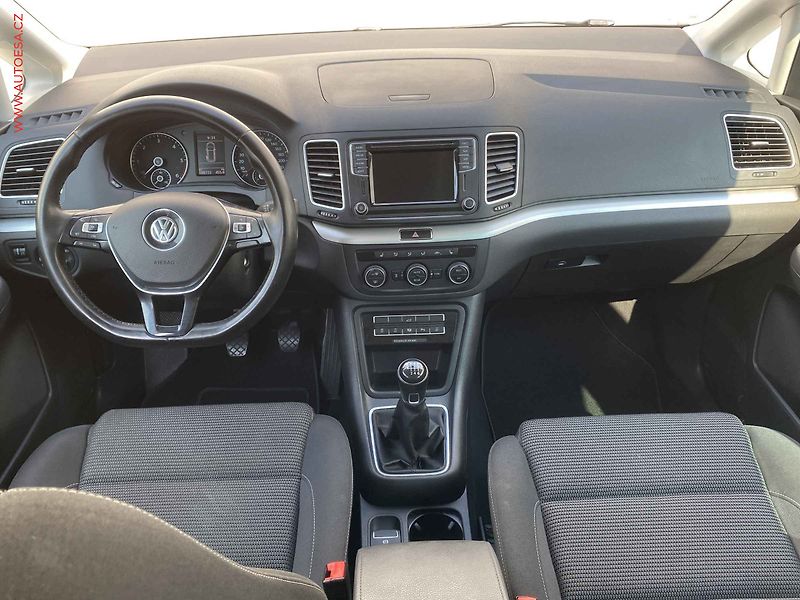 Volkswagen Sharan (2018) 2.0 TDi 7míst, Comfortline - fotka 8 z 17