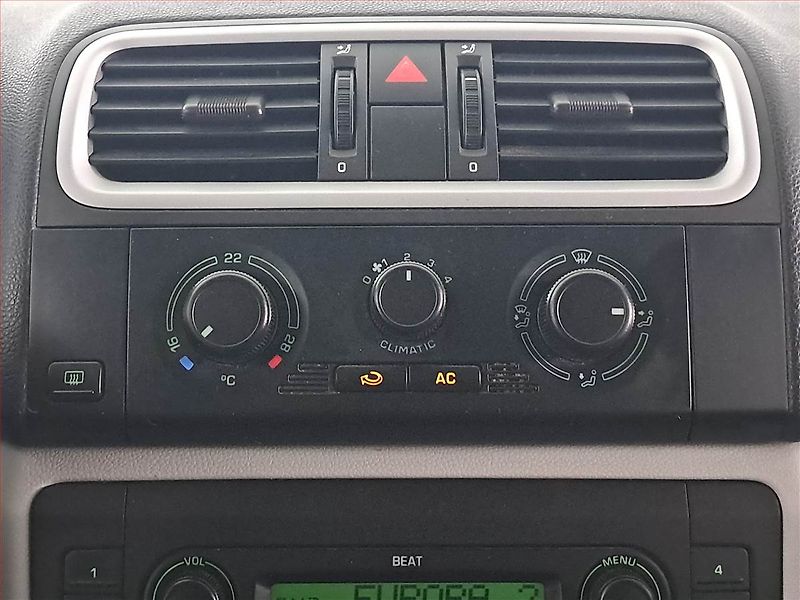 Škoda Fabia (2008) 1.2 12V, po STK, plně pojízdný - fotka 16 z 16