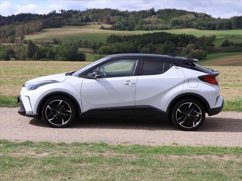 Toyota C-HR 2,0 Hybrid 112kW GR Sport CZ - fotka 4 z 35
