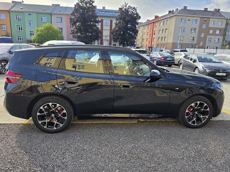BMW X3 (2025) 20d xDrive Mpaket + tažné - fotka 6 z 23