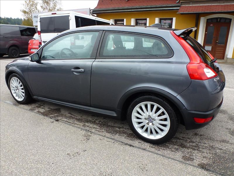 Volvo C30 2,0 i 16V Titanium Grey - fotka 15 z 62