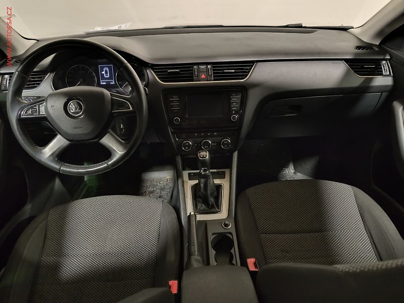 Škoda Octavia (2014) 1.6TDi 4x4, AC, tempo, park - fotka 8 z 17
