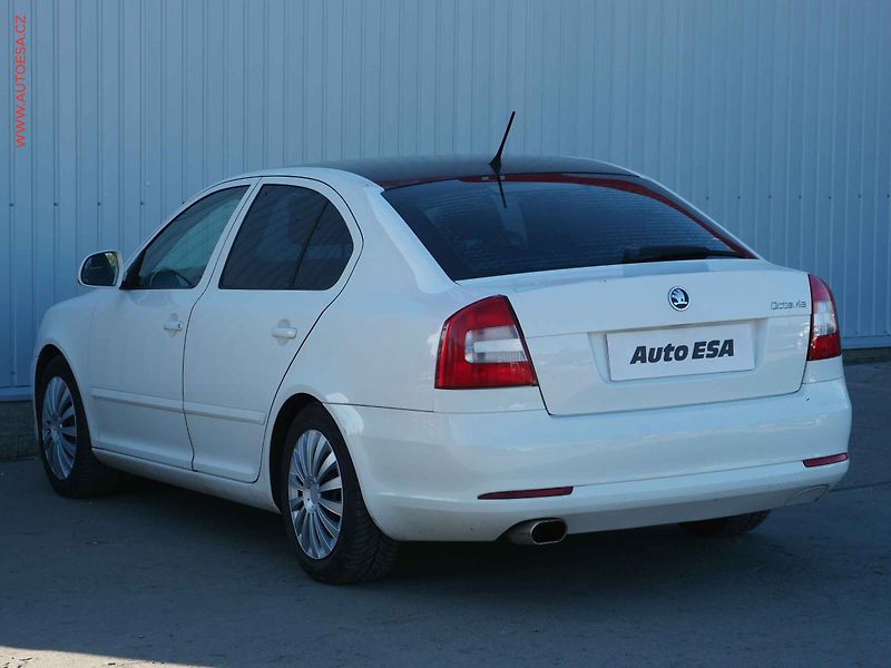 Škoda Octavia (2011) 1.6TDi, Elegance, TZ - fotka 6 z 17