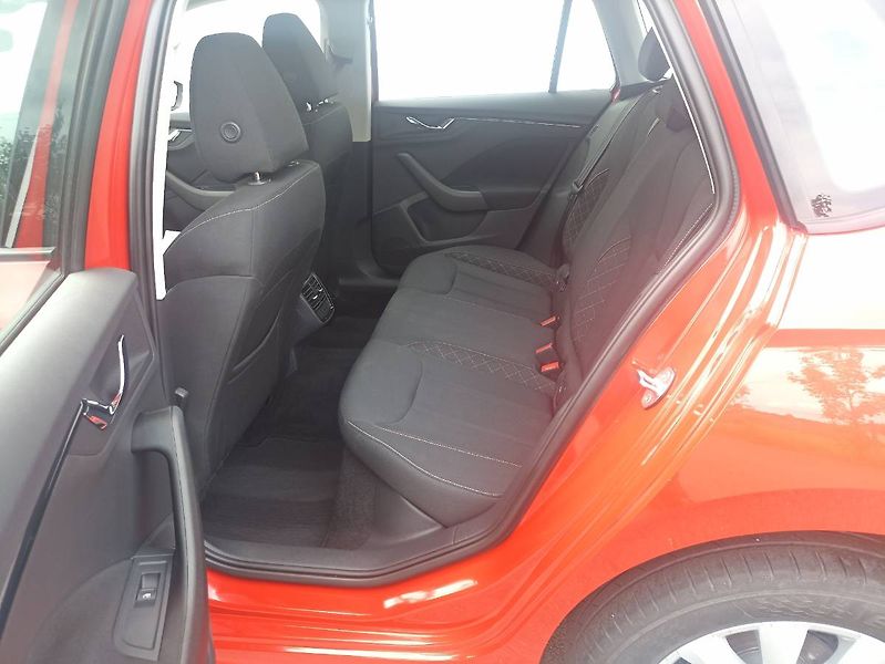 Škoda Kamiq (2021) 1.5 TSI 110kW tažné LED manuál - fotka 8 z 35