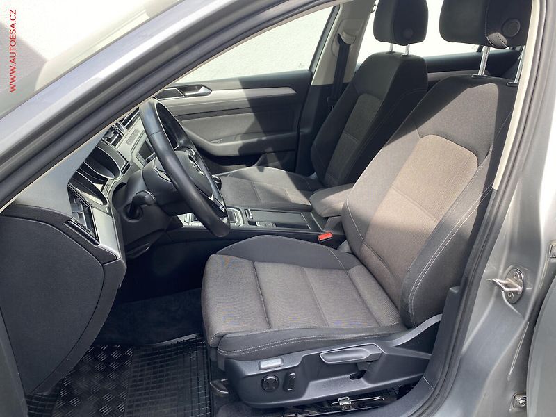 Volkswagen Passat (2017) 1.8 TSi, ČR, Comfortline, LED - fotka 9 z 18
