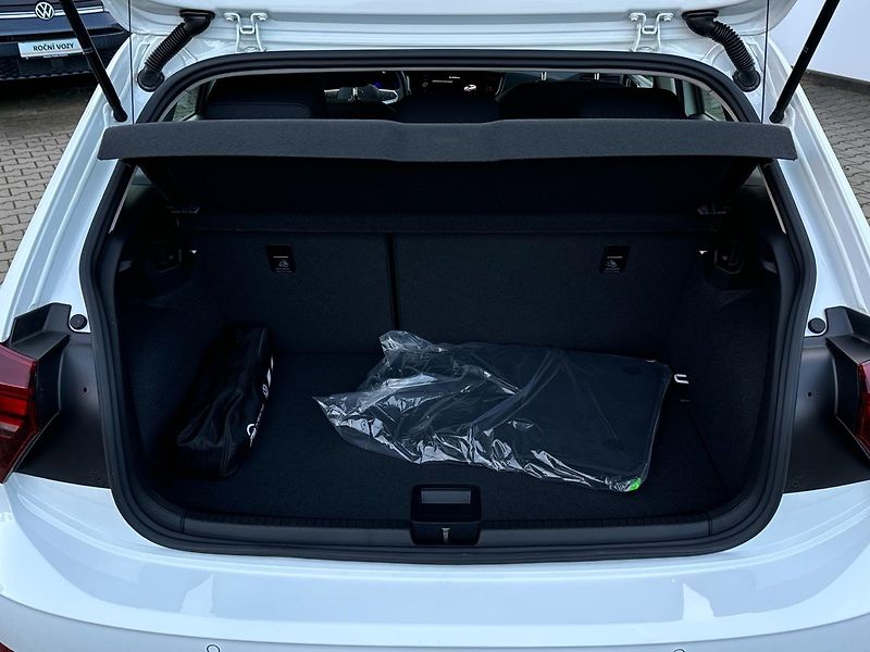 Volkswagen Polo Life 1,0 TSI  70Kw - fotka 15 z 25